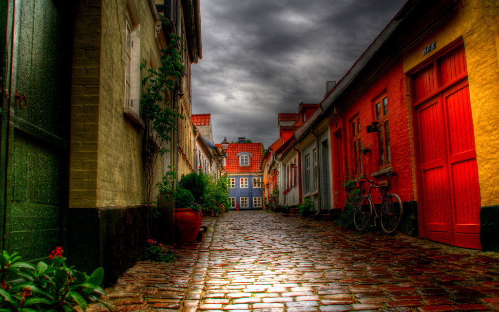 Alley HDR HD Wallpaper